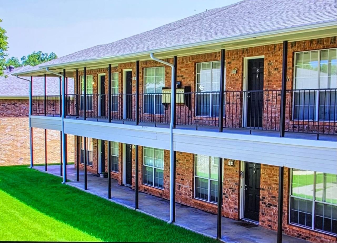 706 W. Sycamore St. Sharika Investments - Photo 2 of 13