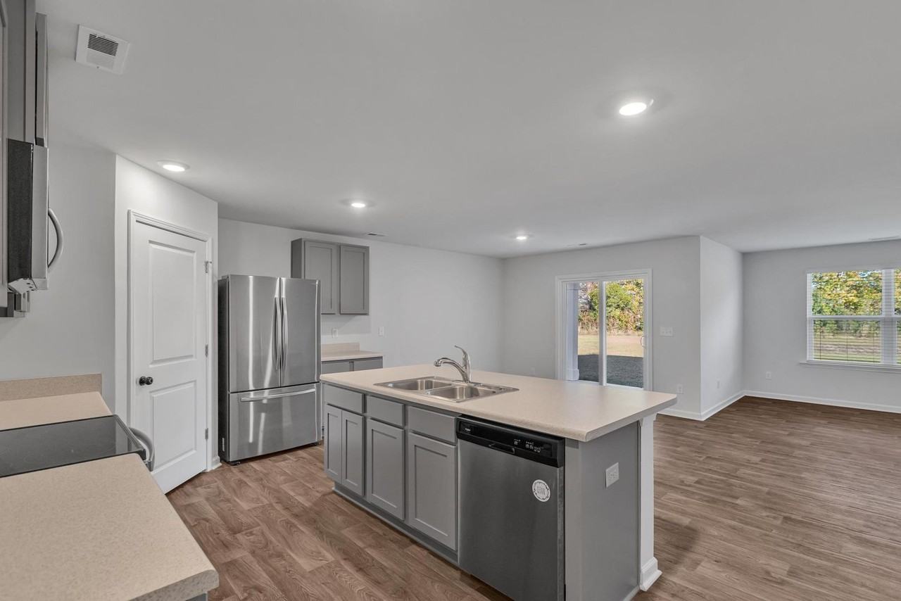 113 Cassidy Ln - Photo 5 of 24