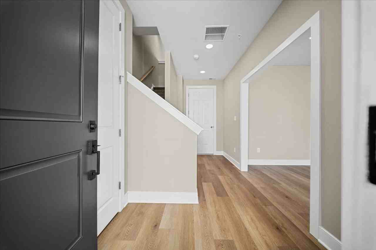 330 Highbridge Ln - Photo 7 of 31