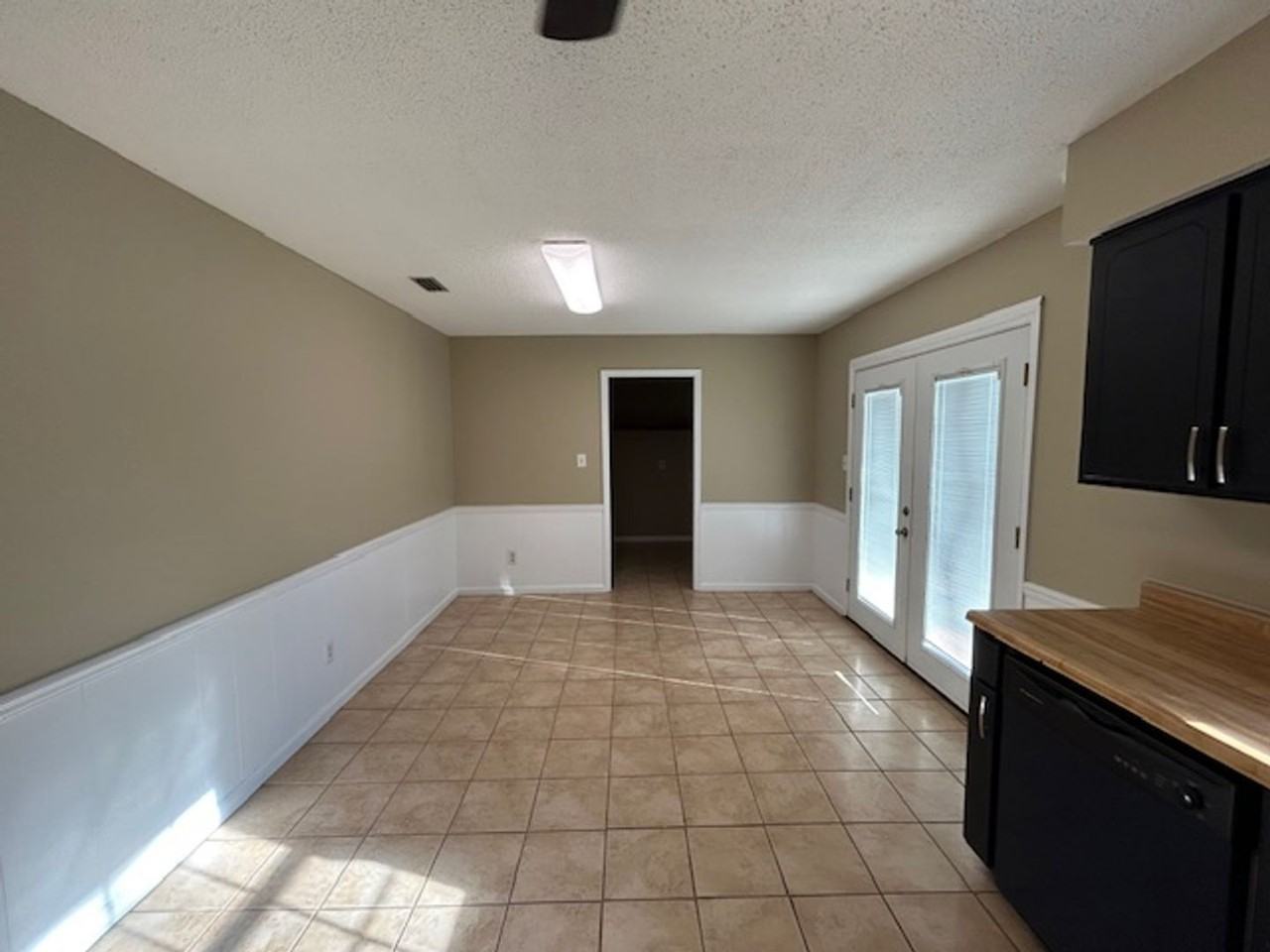 5304 Pine Top Circle - Photo 3 of 14
