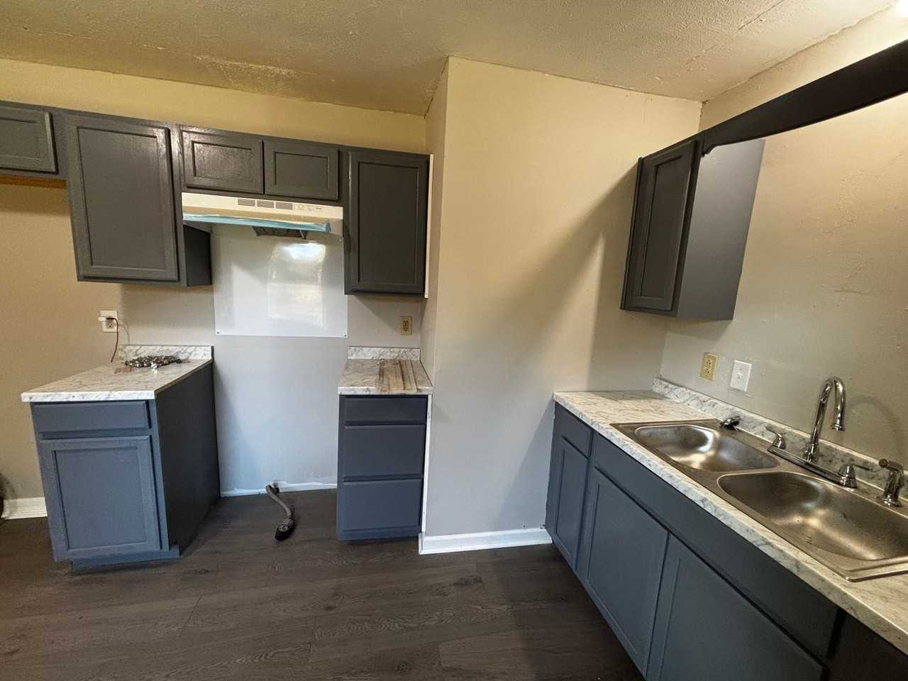 5548 Livingston Dr - Photo 4 of 13