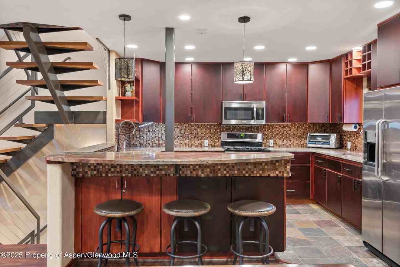 650 S Monarch St #4 - Photo 7 of 37