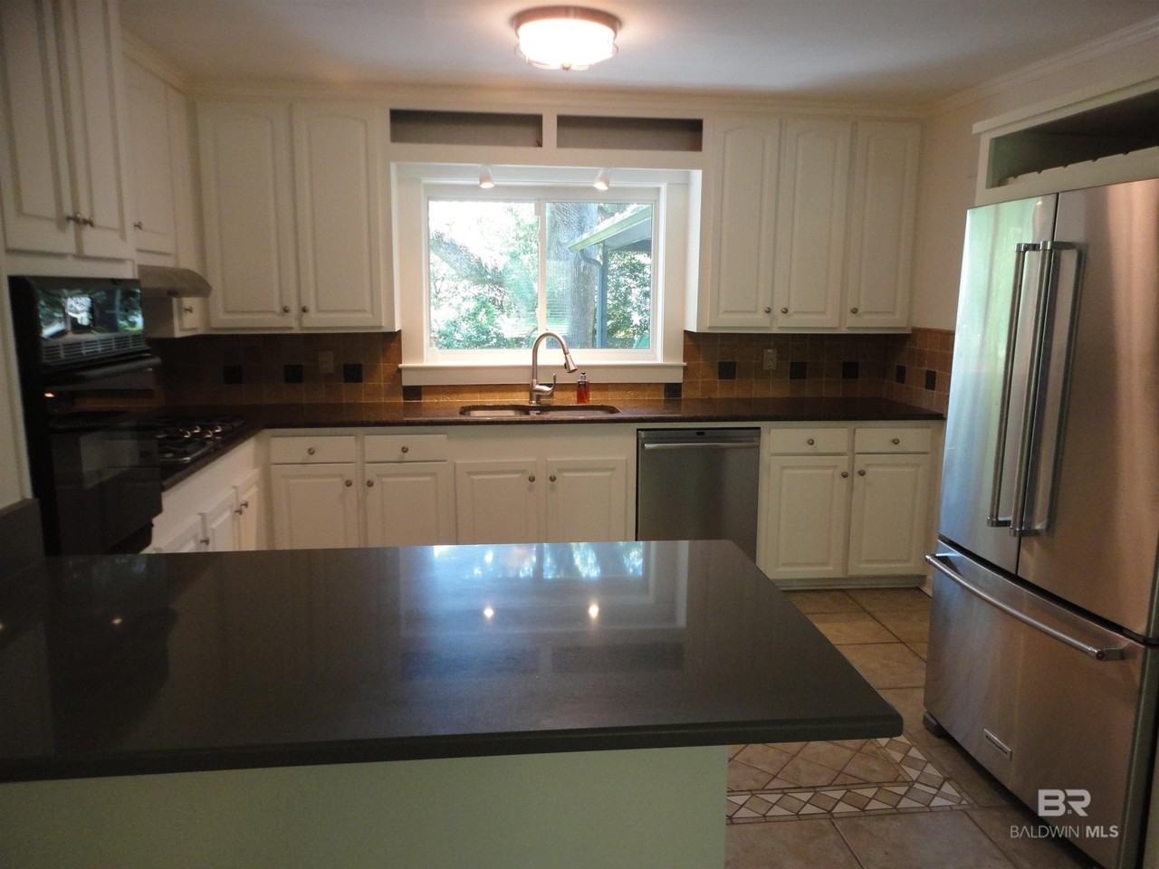 371 S Church St - Photo 5 of 17