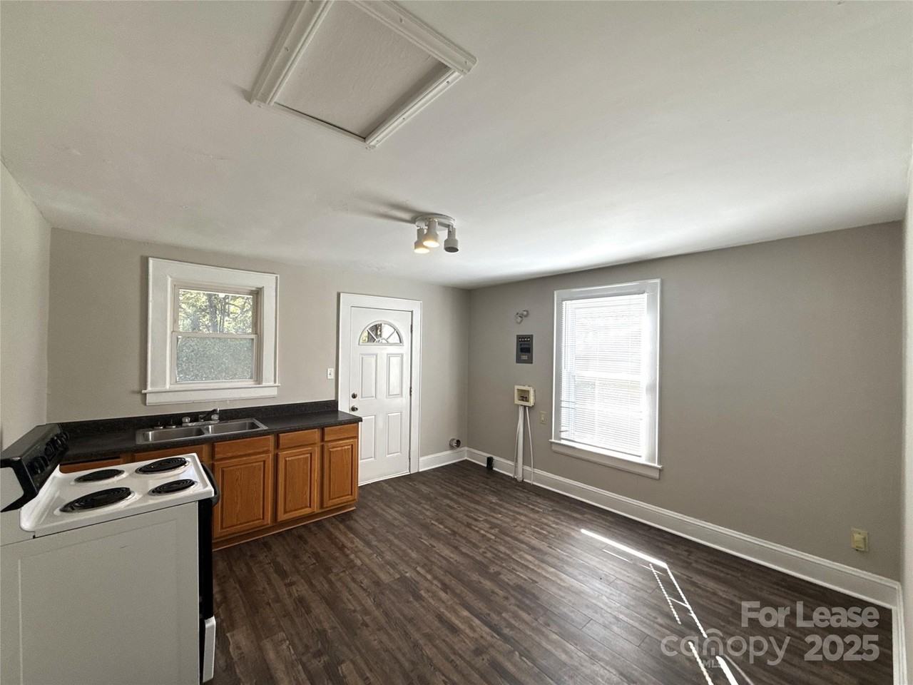 904 Harrill Street - Photo 7 of 11