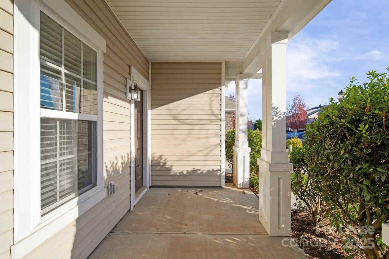 6223 Woodland Commons Dr - Photo 4 of 43