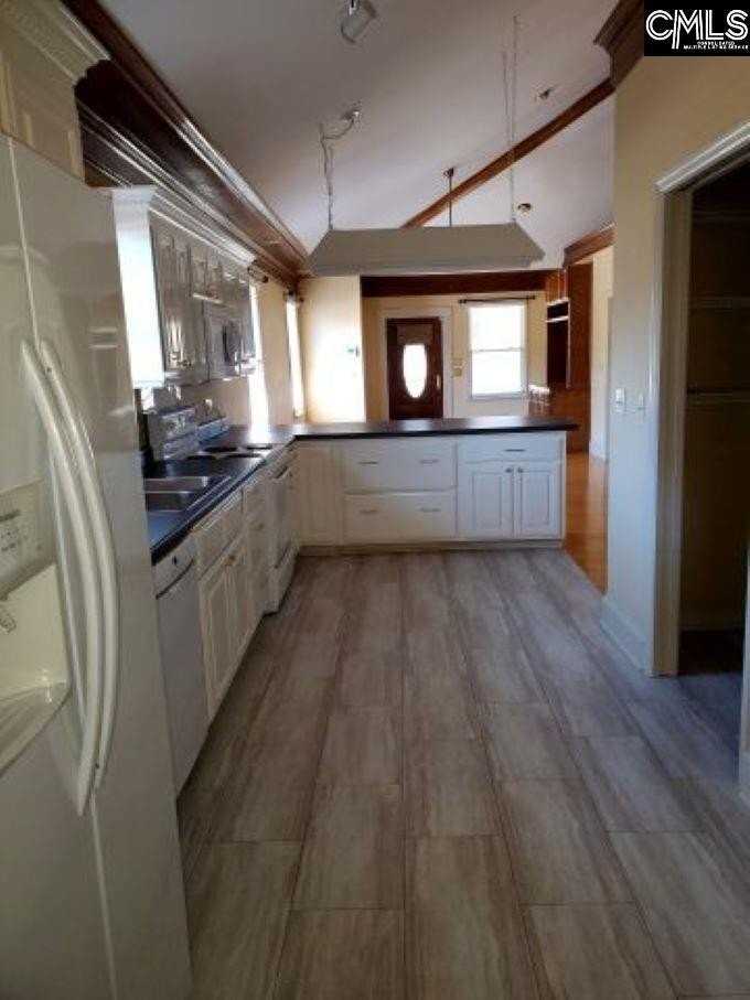 700 Chester St - Photo 5 of 23