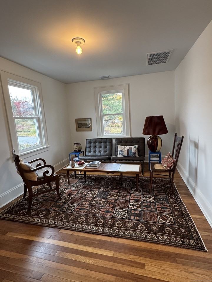 43 Hoyt Street - Photo 3 of 9