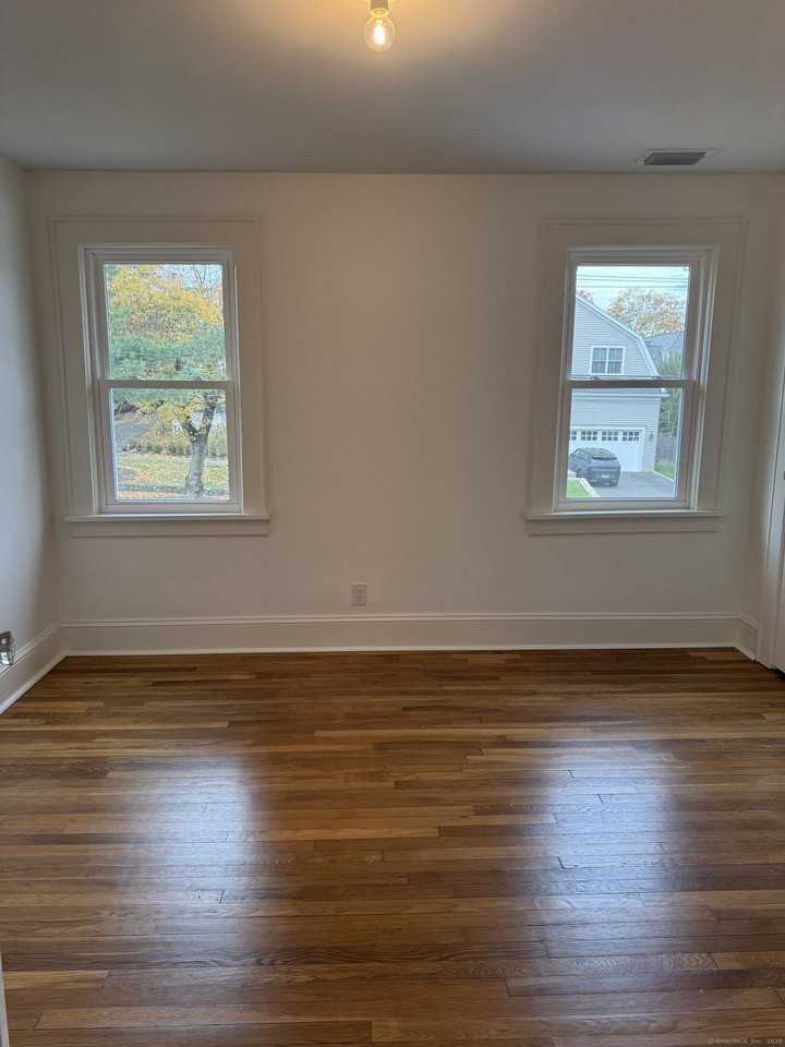 43 Hoyt Street - Photo 6 of 9