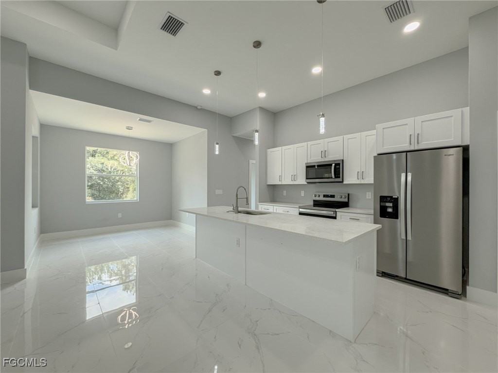 6137 Higgins Ave - Photo 5 of 32