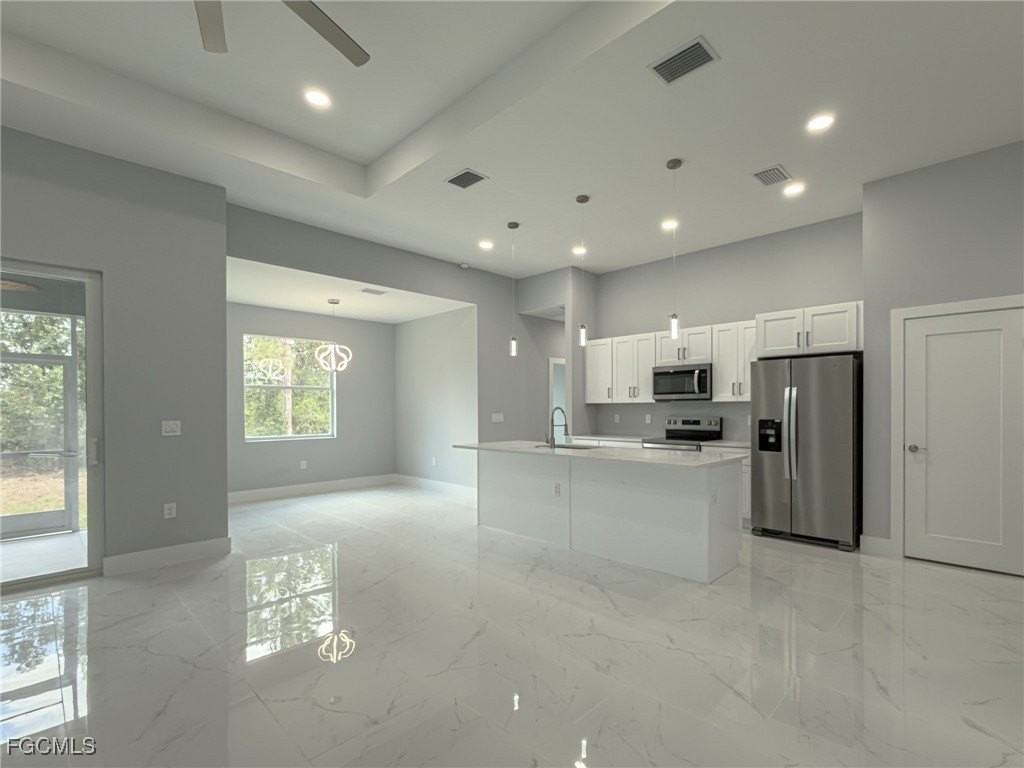 6137 Higgins Ave - Photo 7 of 32