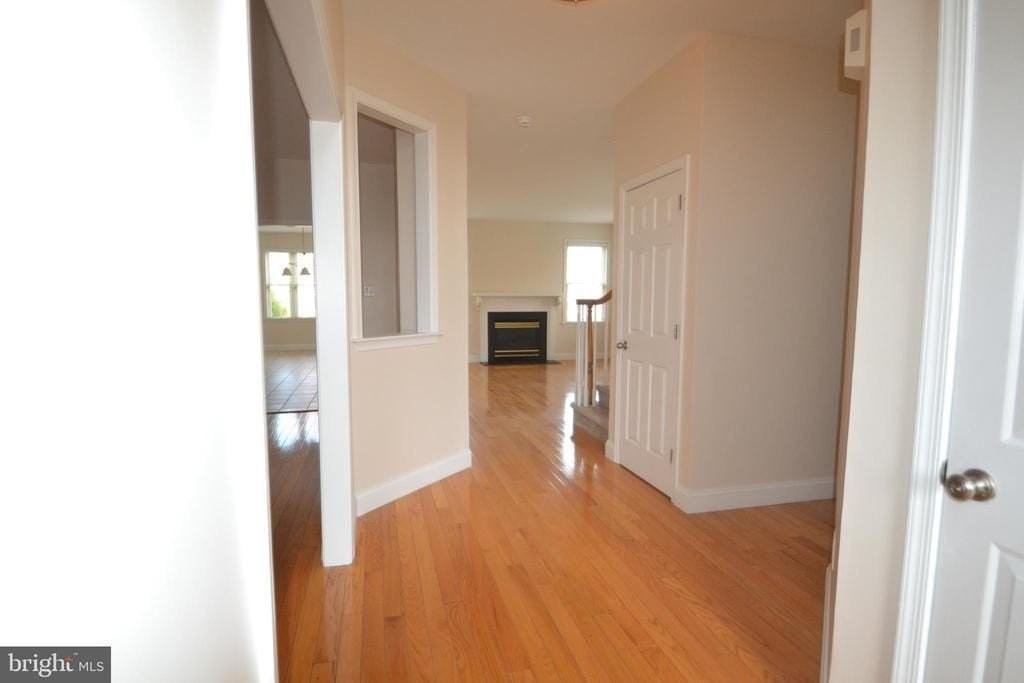 105 Bolton Ct - Photo 2 of 24