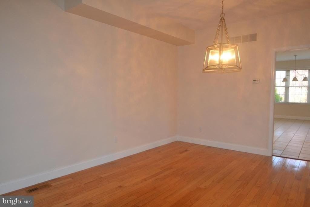 105 Bolton Ct - Photo 4 of 24