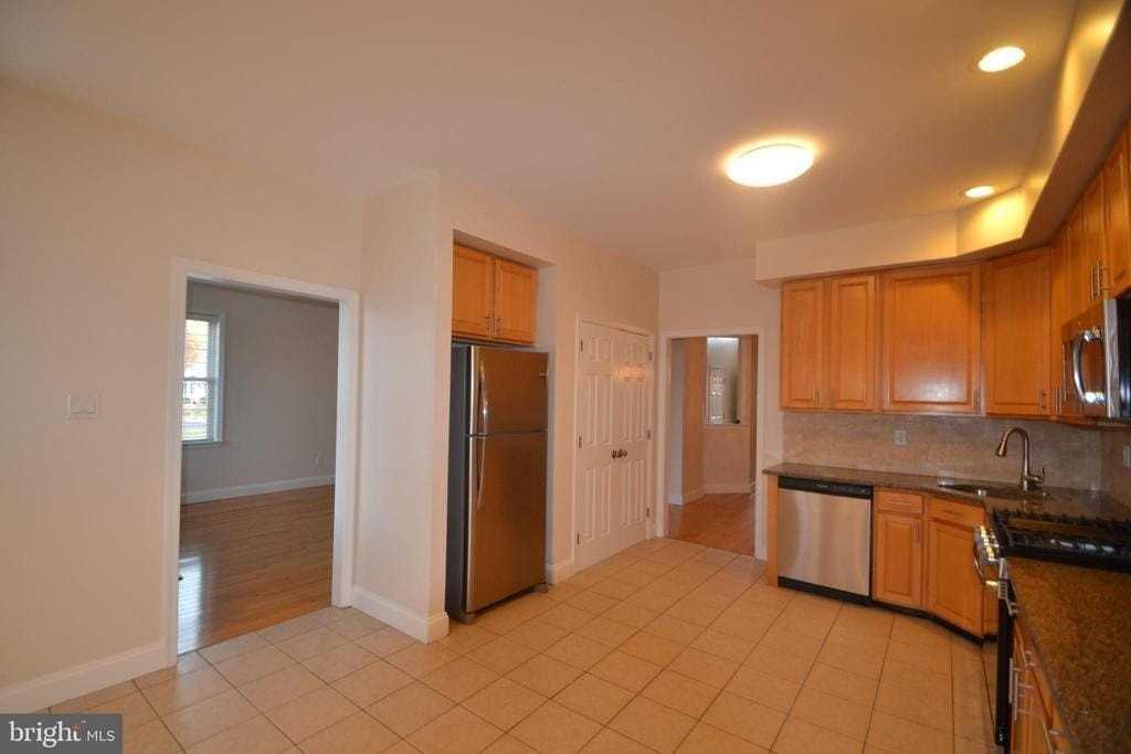 105 Bolton Ct - Photo 6 of 24