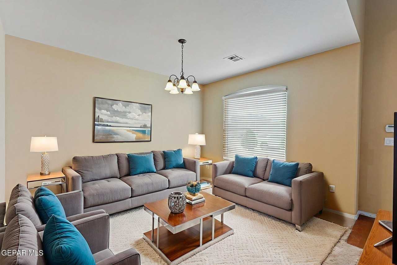 14221 Silver Point Avenue - Photo 5 of 45