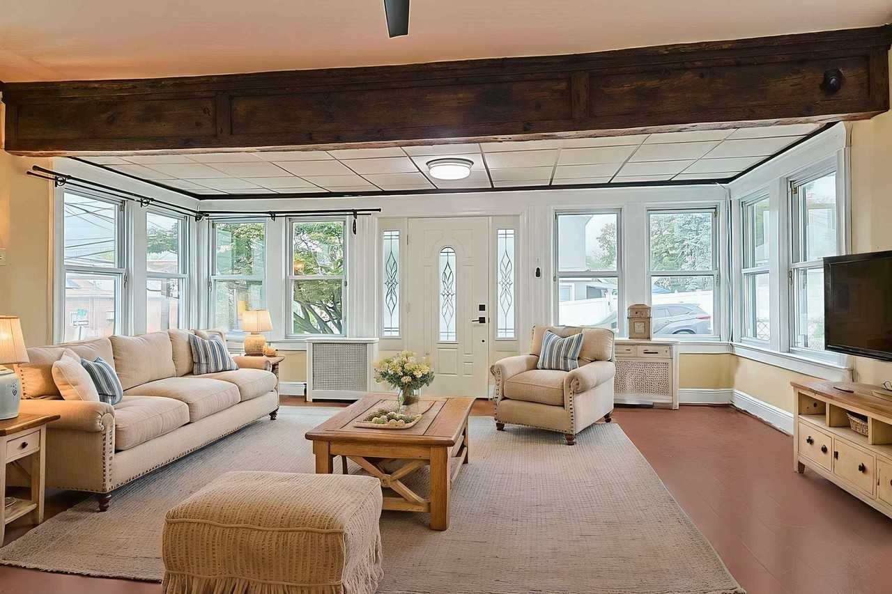 711 74th St - Photo 5 of 29