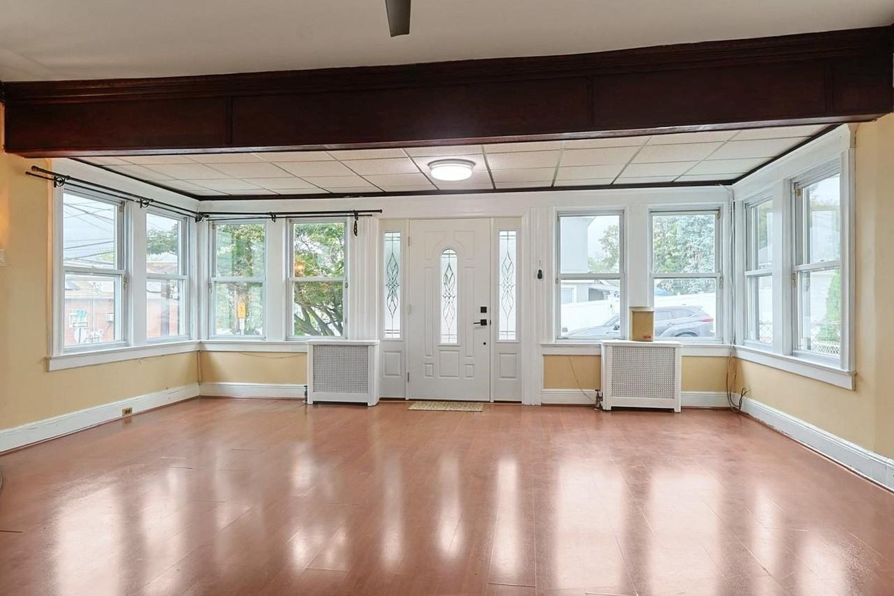 711 74th St - Photo 6 of 29