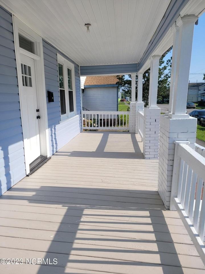 112 S 12th St - Photo 2 of 24