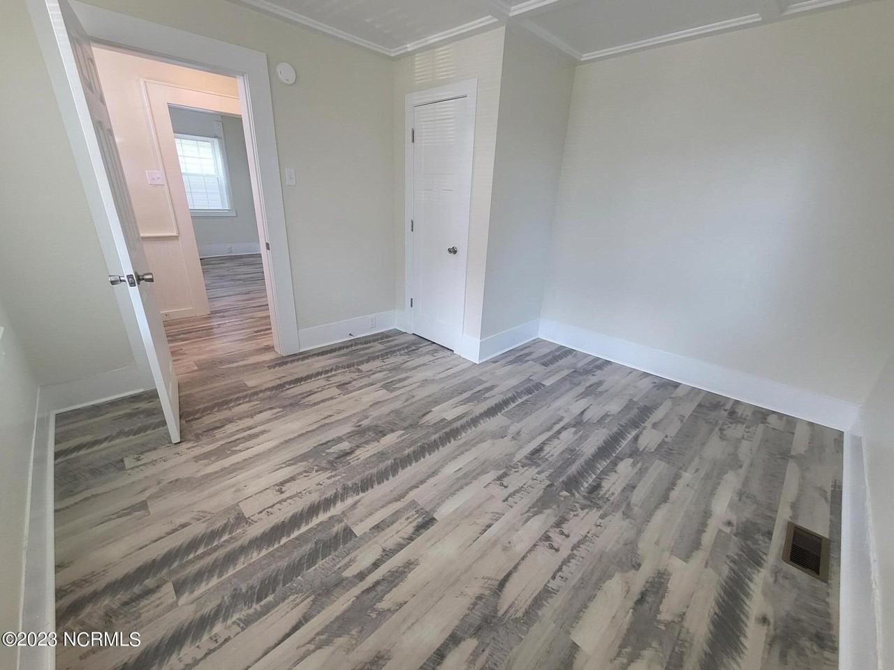 112 S 12th St - Photo 7 of 24