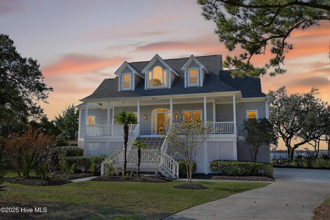 8824 Shipwatch Dr - Photo 4 of 50