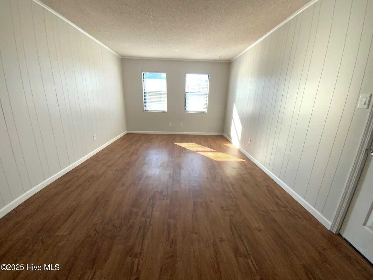 100 Ravenwood Drive #D - Photo 2 of 9