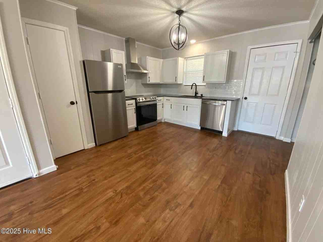 100 Ravenwood Drive #D - Photo 3 of 9