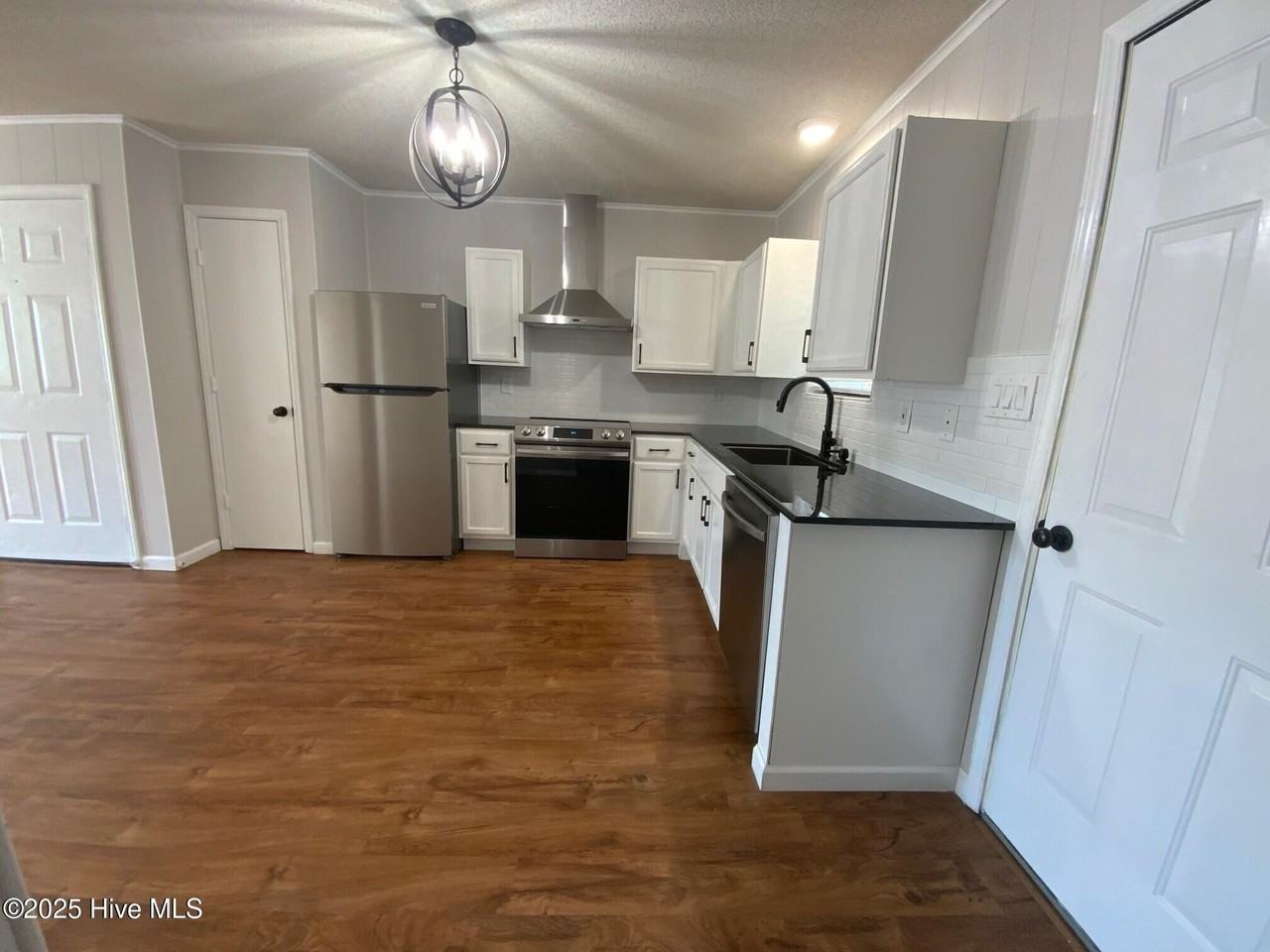 100 Ravenwood Drive #D - Photo 4 of 9