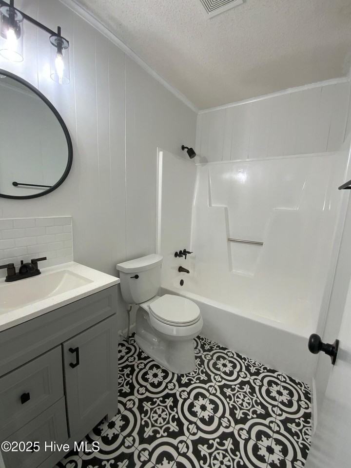 100 Ravenwood Drive #D - Photo 6 of 9