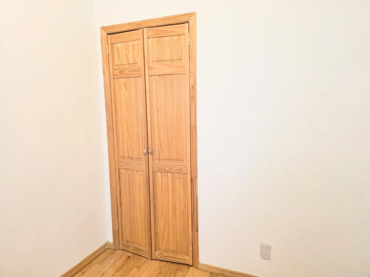 6th St #5 - Photo 6 of 8