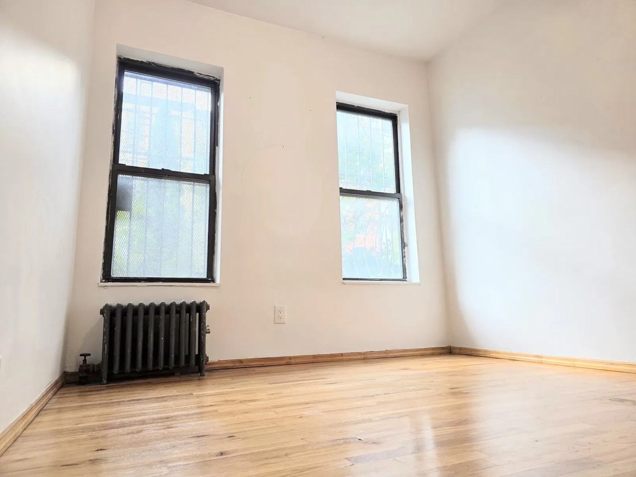 6th St #5 - Photo 7 of 8