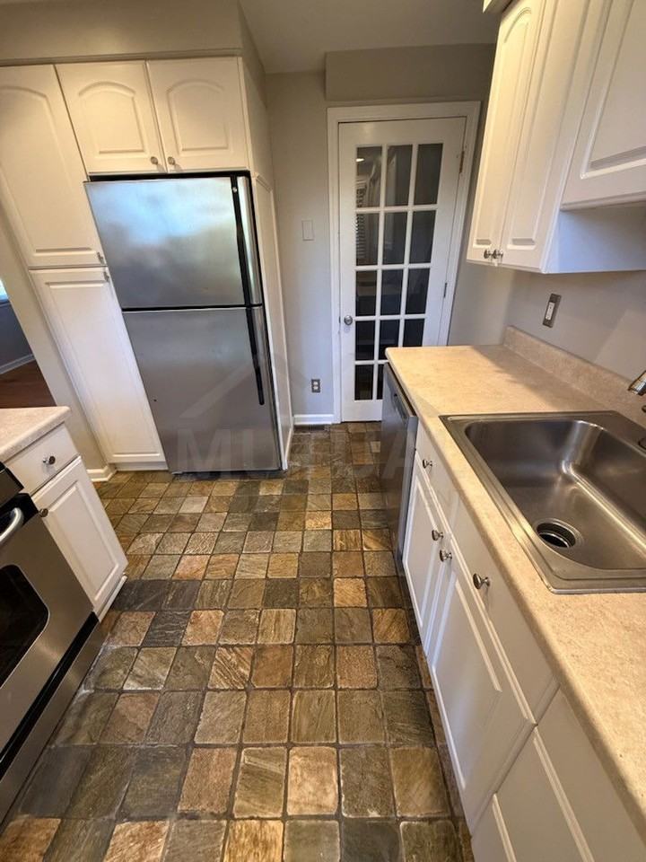 1702 Graefield Road - Photo 7 of 8