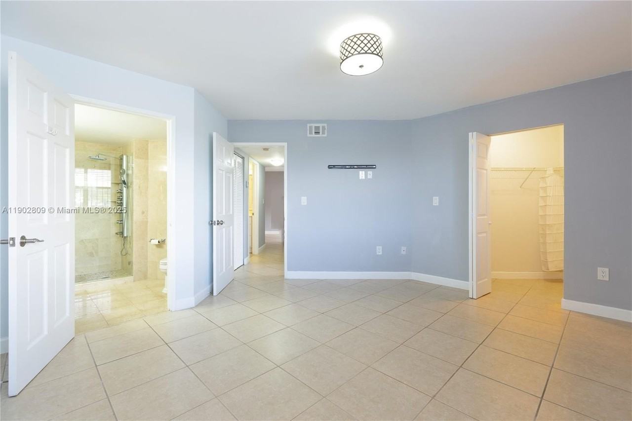 10257 Nw 9th Street Cir