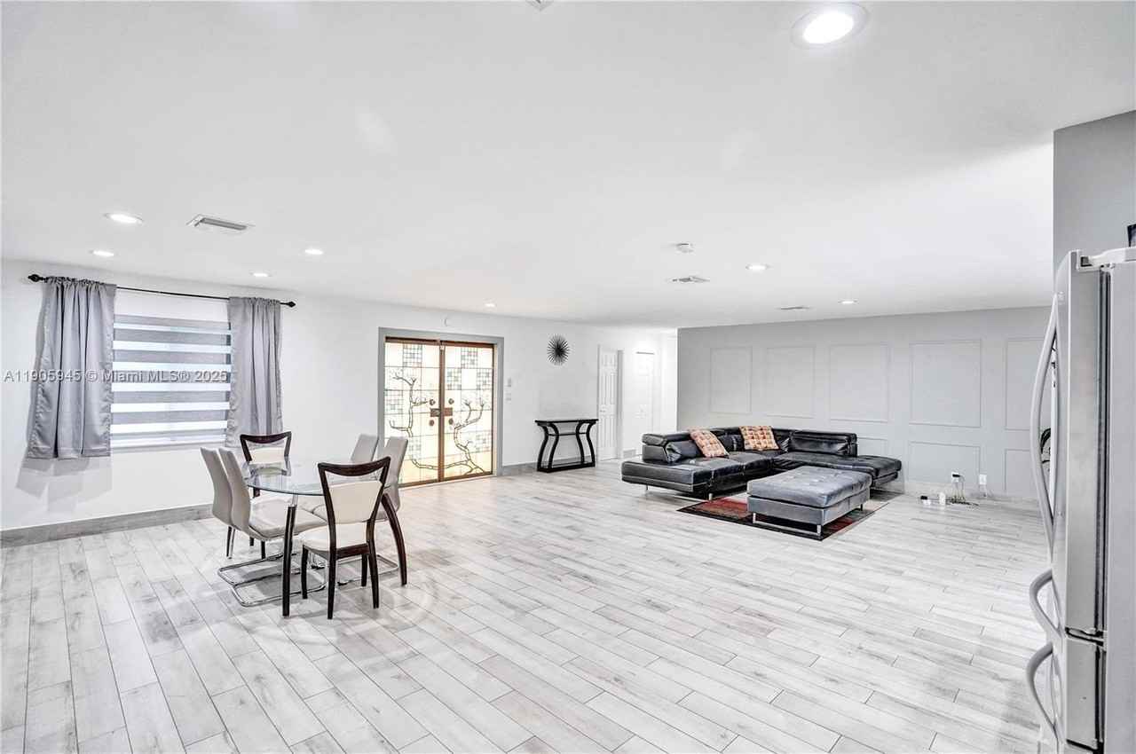 17000 Northwest 18th Avenue - Photo 5 of 26