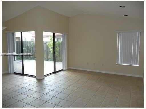 4860 Sw 152nd Pl #F92 - Photo 2 of 6