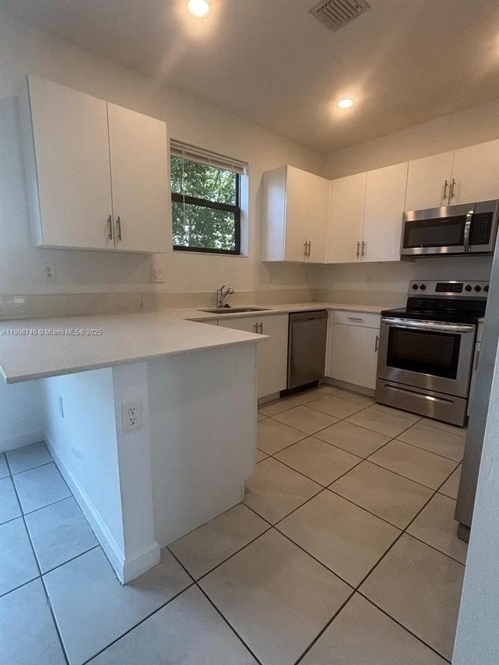 24601 Sw 119th Pl Lot 5 #24601 - Photo 3 of 21