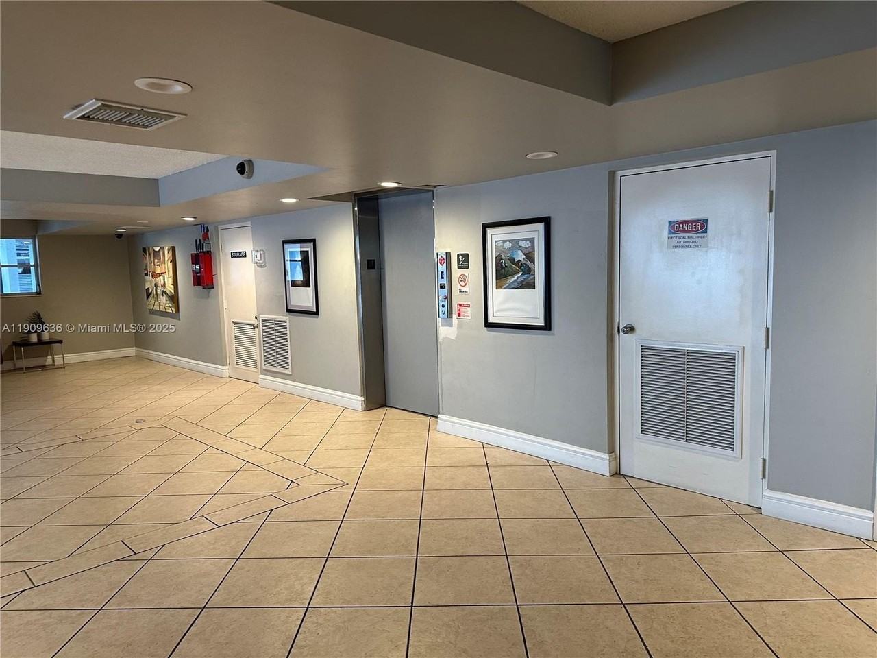 210 Southwest 11th Street #609 - Photo 2 of 8