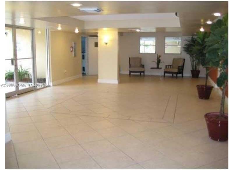 210 Southwest 11th Street #609 - Photo 4 of 8