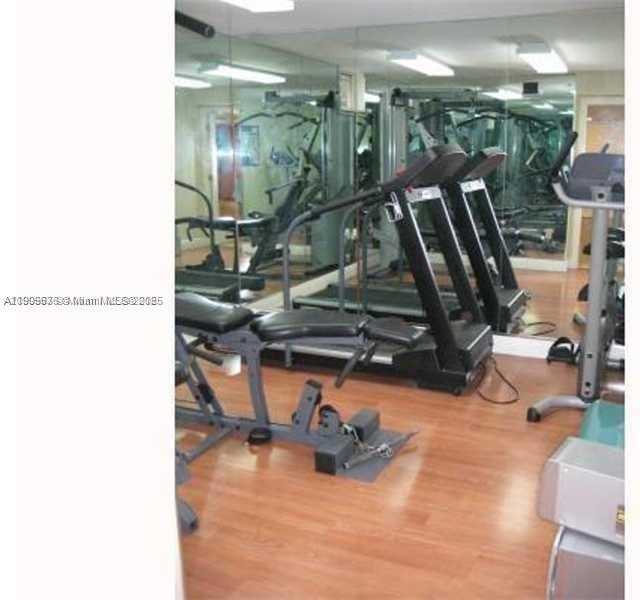 210 Southwest 11th Street #609 - Photo 5 of 8