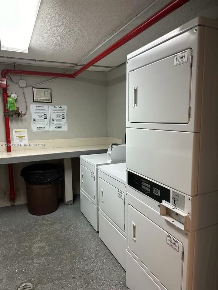 210 Southwest 11th Street #609 - Photo 7 of 8