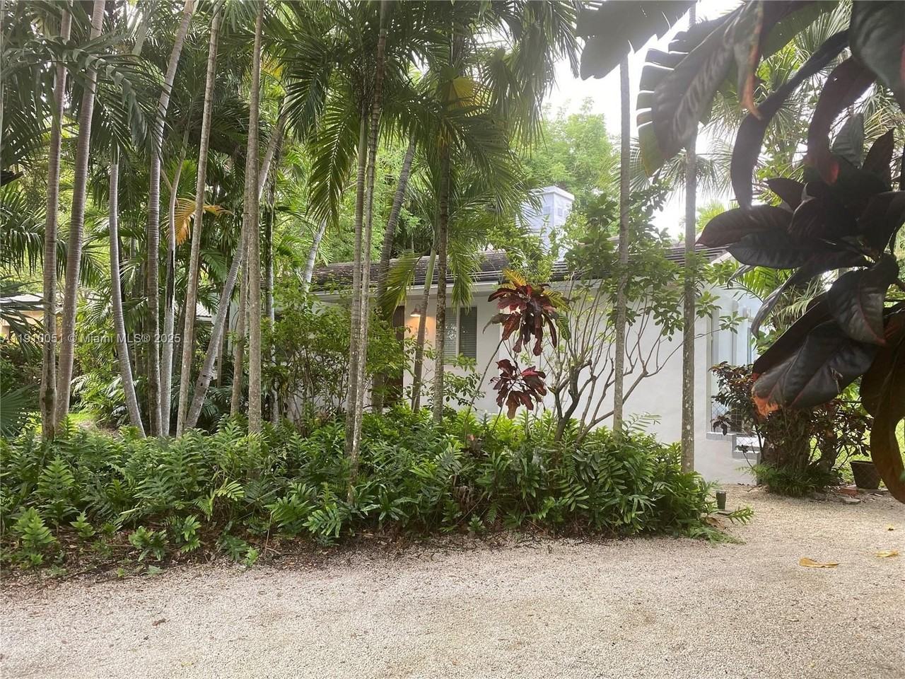 350 Hibiscus Dr #350 - Photo 2 of 30