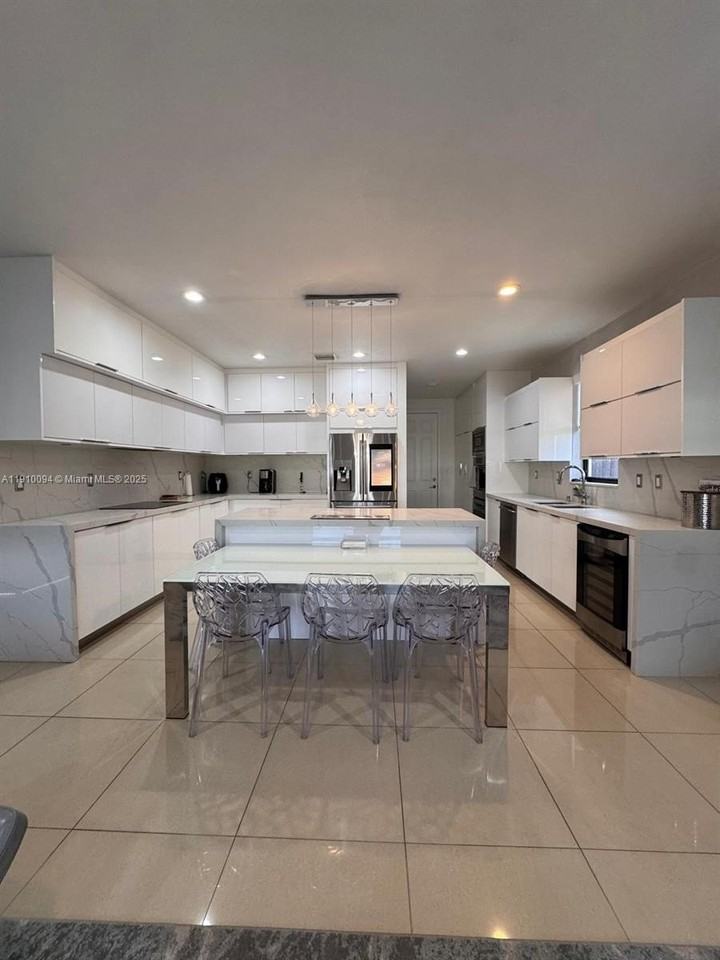 8850 Nw 98th Ct #8850 - Photo 6 of 27