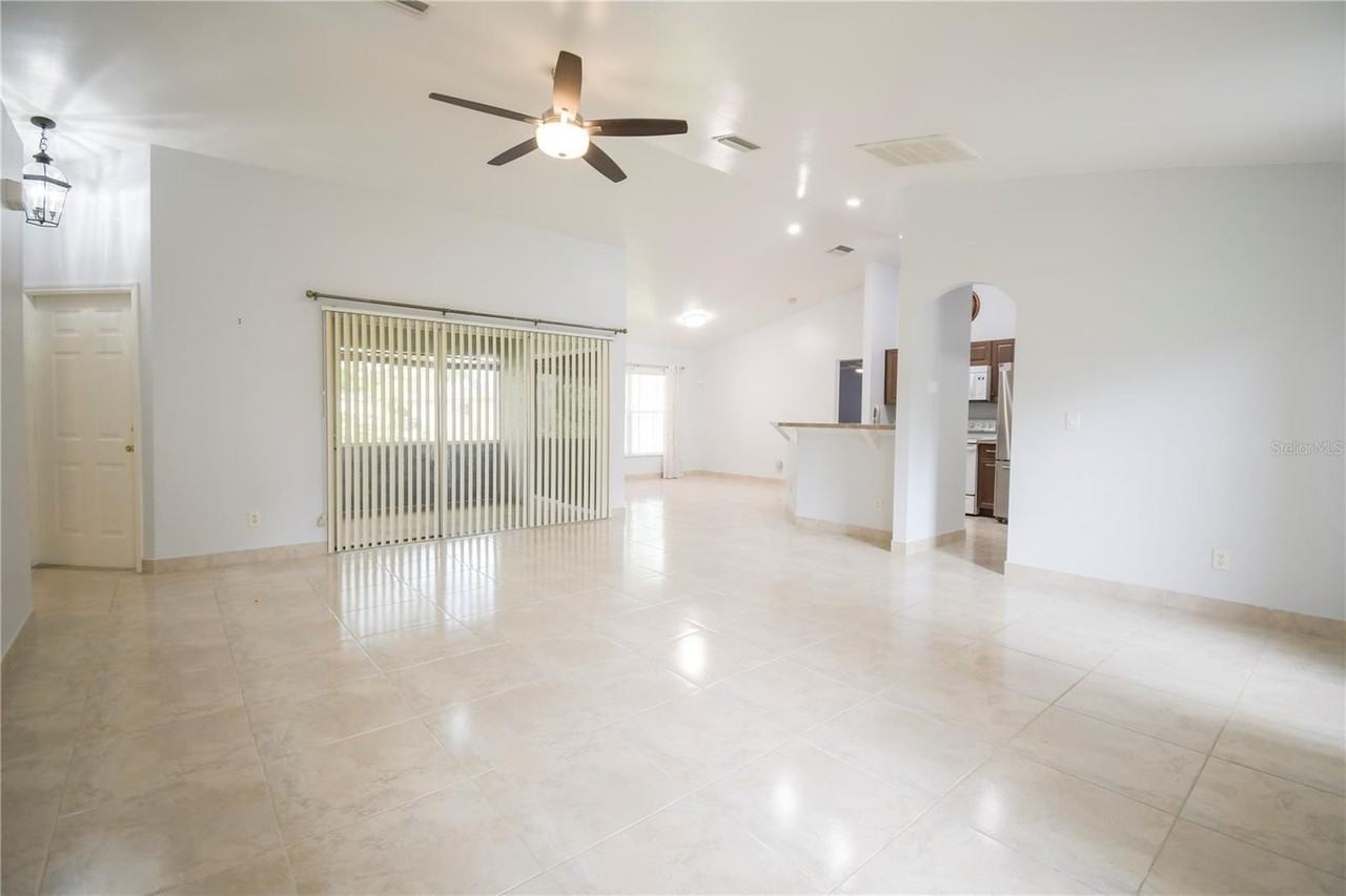 4913 Cromey Rd - Photo 5 of 26