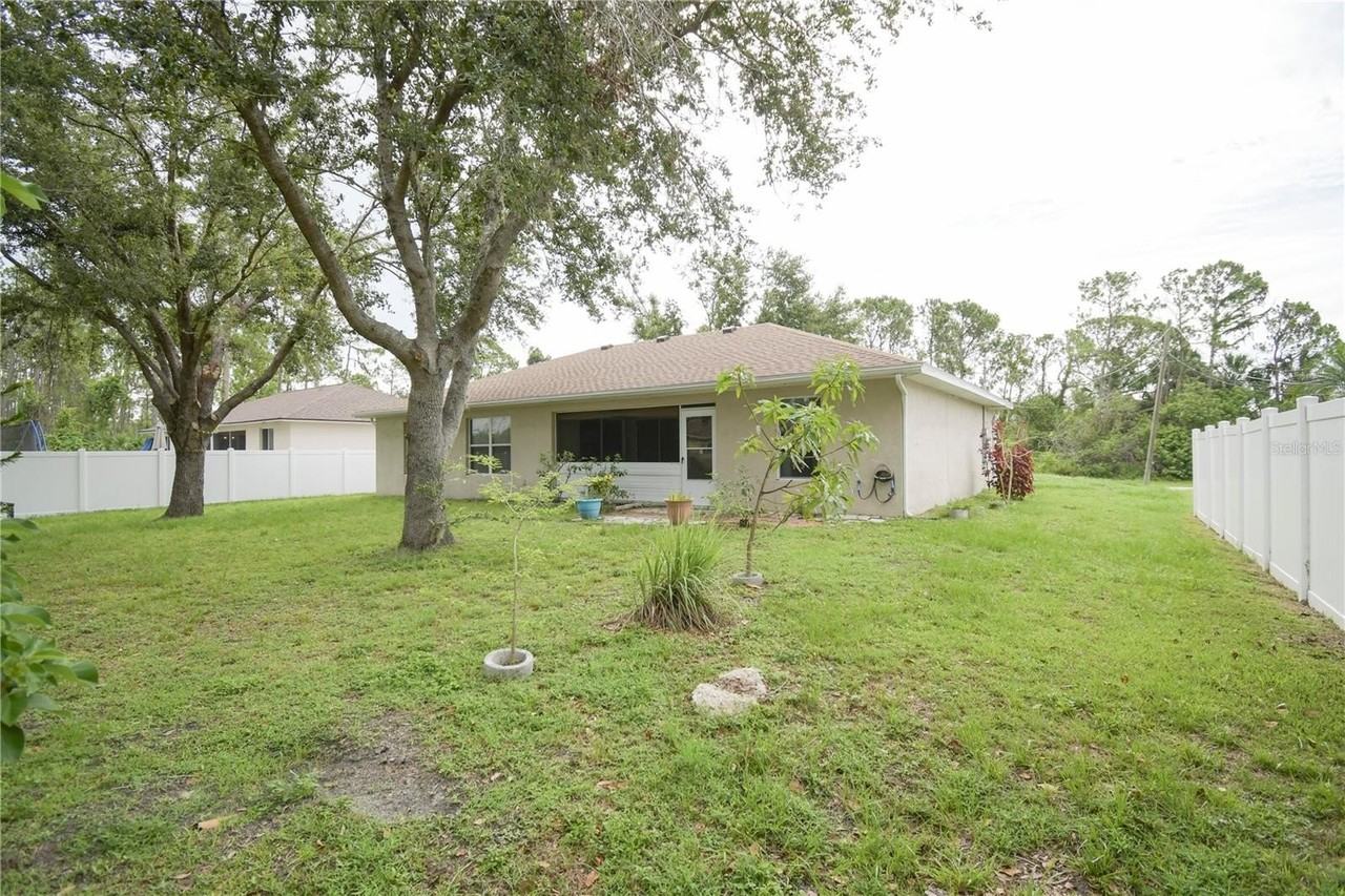 4913 Cromey Rd - Photo 4 of 37