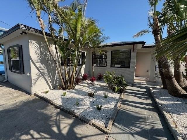 231 E Madeira Ave - Photo 2 of 40