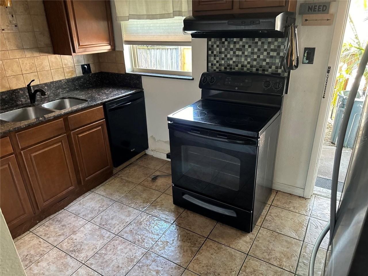 412 73rd Ave - Photo 3 of 28