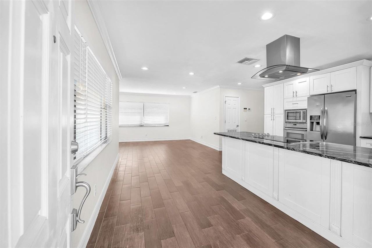 2912 West Lake Avenue - Photo 6 of 29