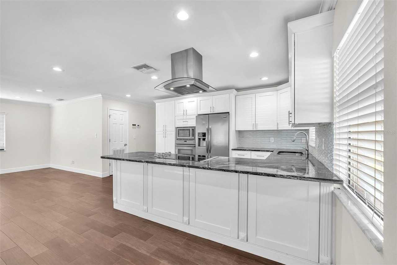 2912 West Lake Avenue - Photo 7 of 29