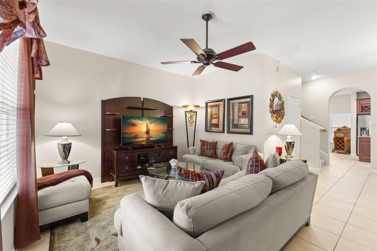 14114 Oakham St - Photo 3 of 34