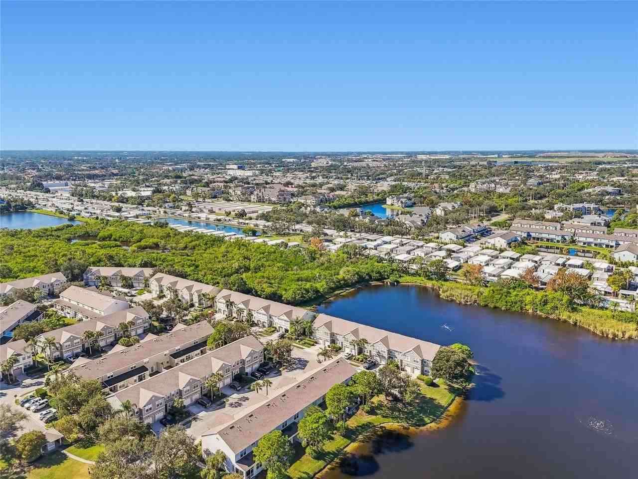 571 Shoreham Ct Ne - Photo 3 of 50