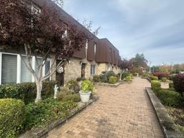 featured image of 200 Hilton Ave #15