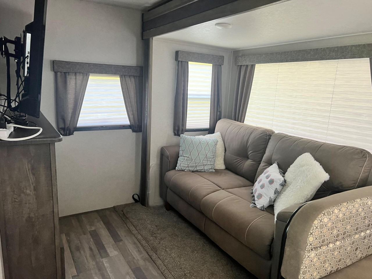 Autlan Dr - Photo 3 of 11